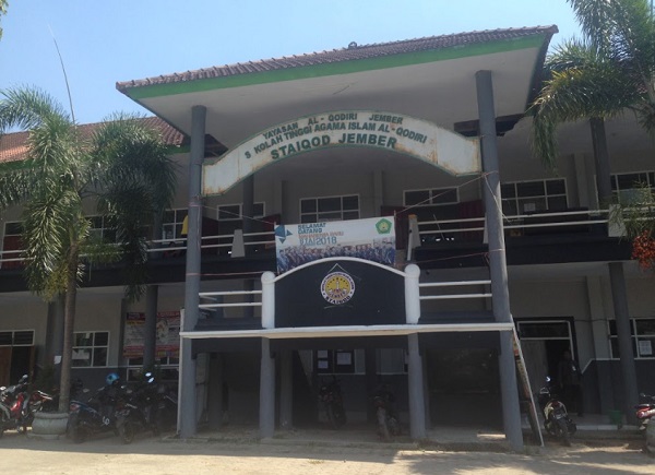 Gedung Institut Agama Islam Al Qodiri Jember.